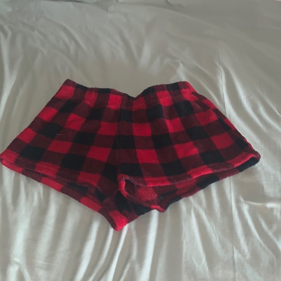 Ardene Red and Black Plaid Sleep Shorts Size XS - Picture 1 of 3
